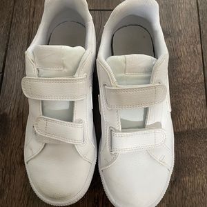 Nike Shoes Kids Size 2 all white in Excellent Condition